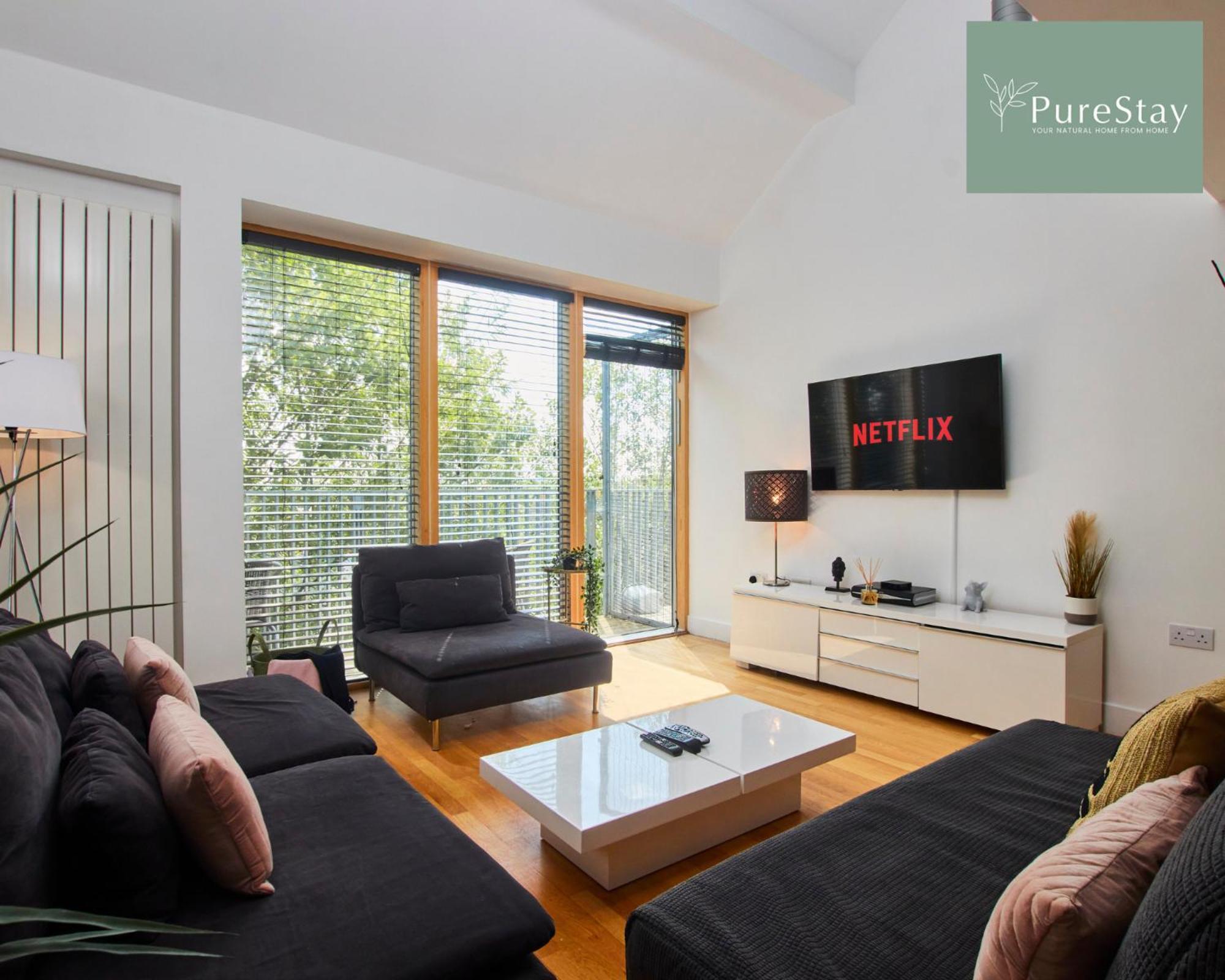 Beautiful Four Bed House By Purestay Short Lets & Serviced Accommodation Coventry With Parking ภายนอก รูปภาพ