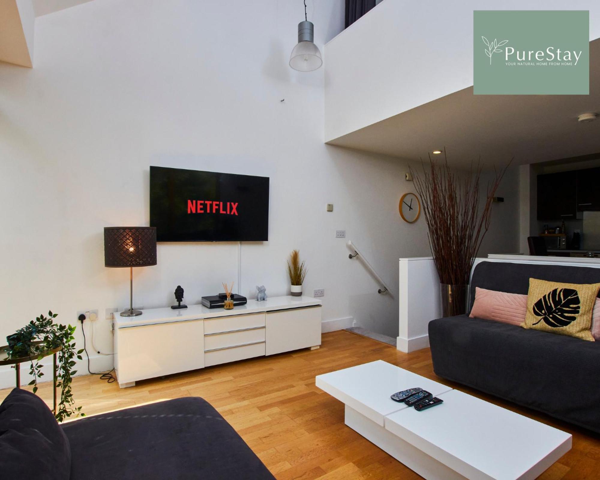 Beautiful Four Bed House By Purestay Short Lets & Serviced Accommodation Coventry With Parking ภายนอก รูปภาพ