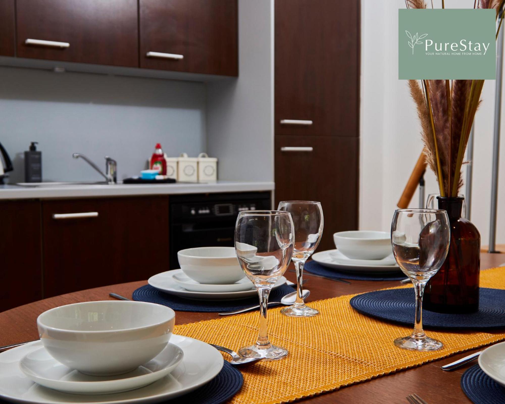 Beautiful Four Bed House By Purestay Short Lets & Serviced Accommodation Coventry With Parking ภายนอก รูปภาพ