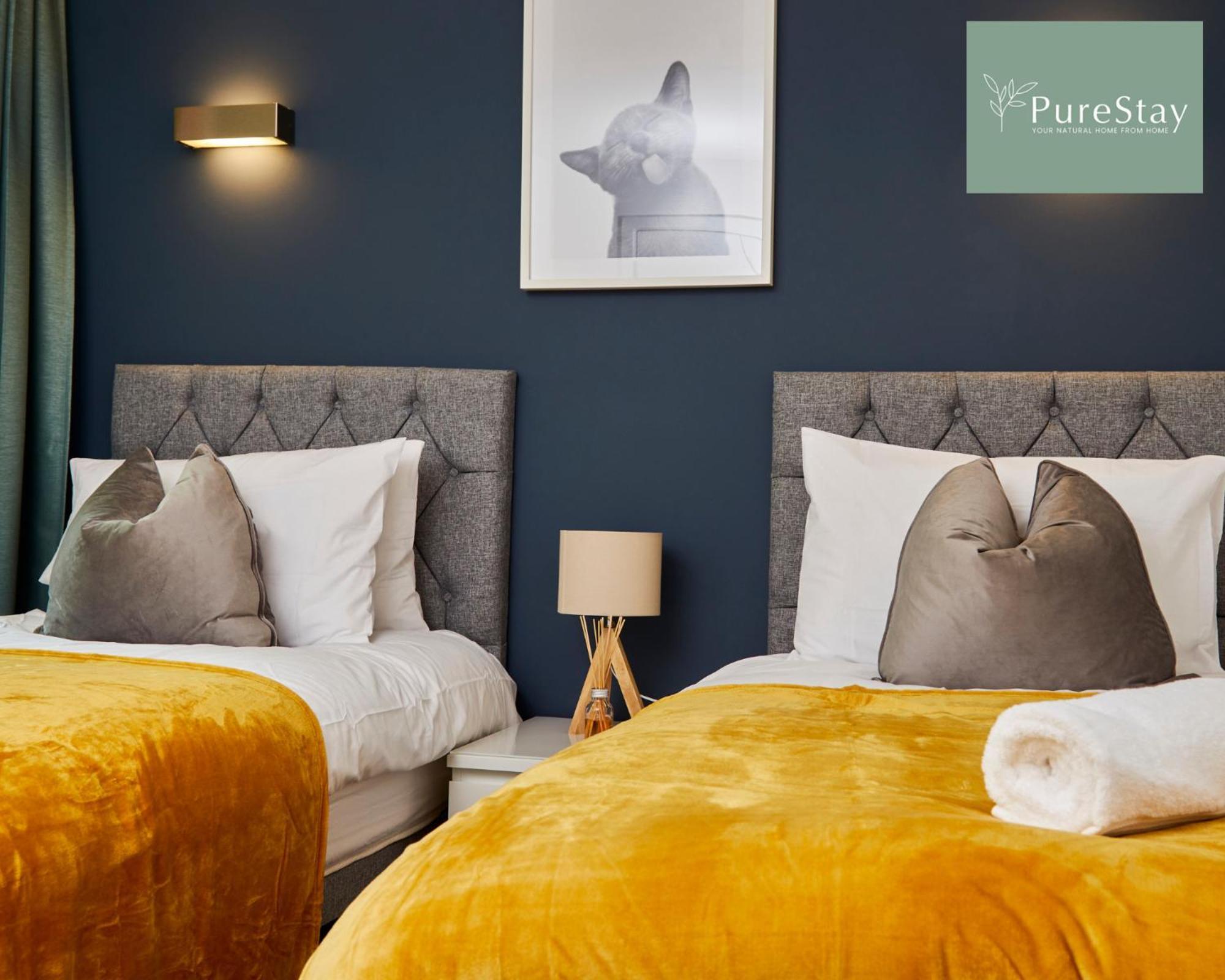 Beautiful Four Bed House By Purestay Short Lets & Serviced Accommodation Coventry With Parking ภายนอก รูปภาพ