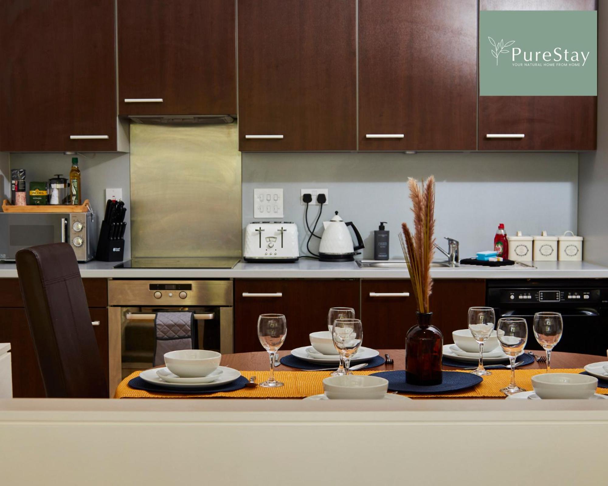 Beautiful Four Bed House By Purestay Short Lets & Serviced Accommodation Coventry With Parking ภายนอก รูปภาพ
