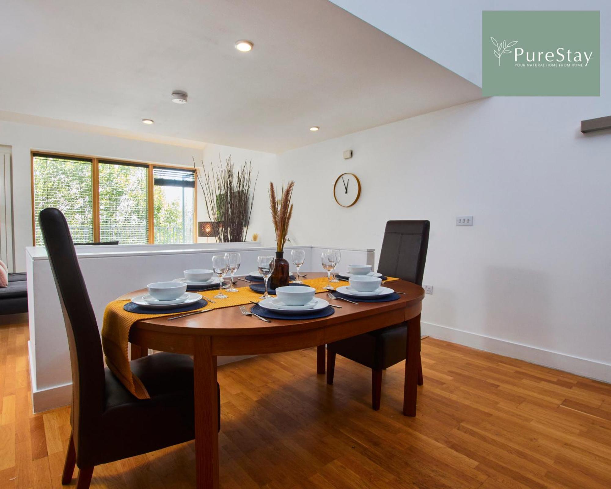 Beautiful Four Bed House By Purestay Short Lets & Serviced Accommodation Coventry With Parking ภายนอก รูปภาพ