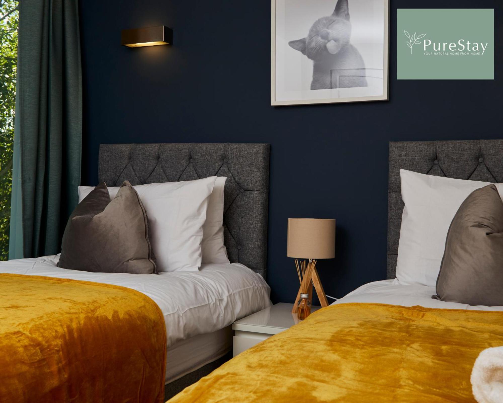 Beautiful Four Bed House By Purestay Short Lets & Serviced Accommodation Coventry With Parking ภายนอก รูปภาพ