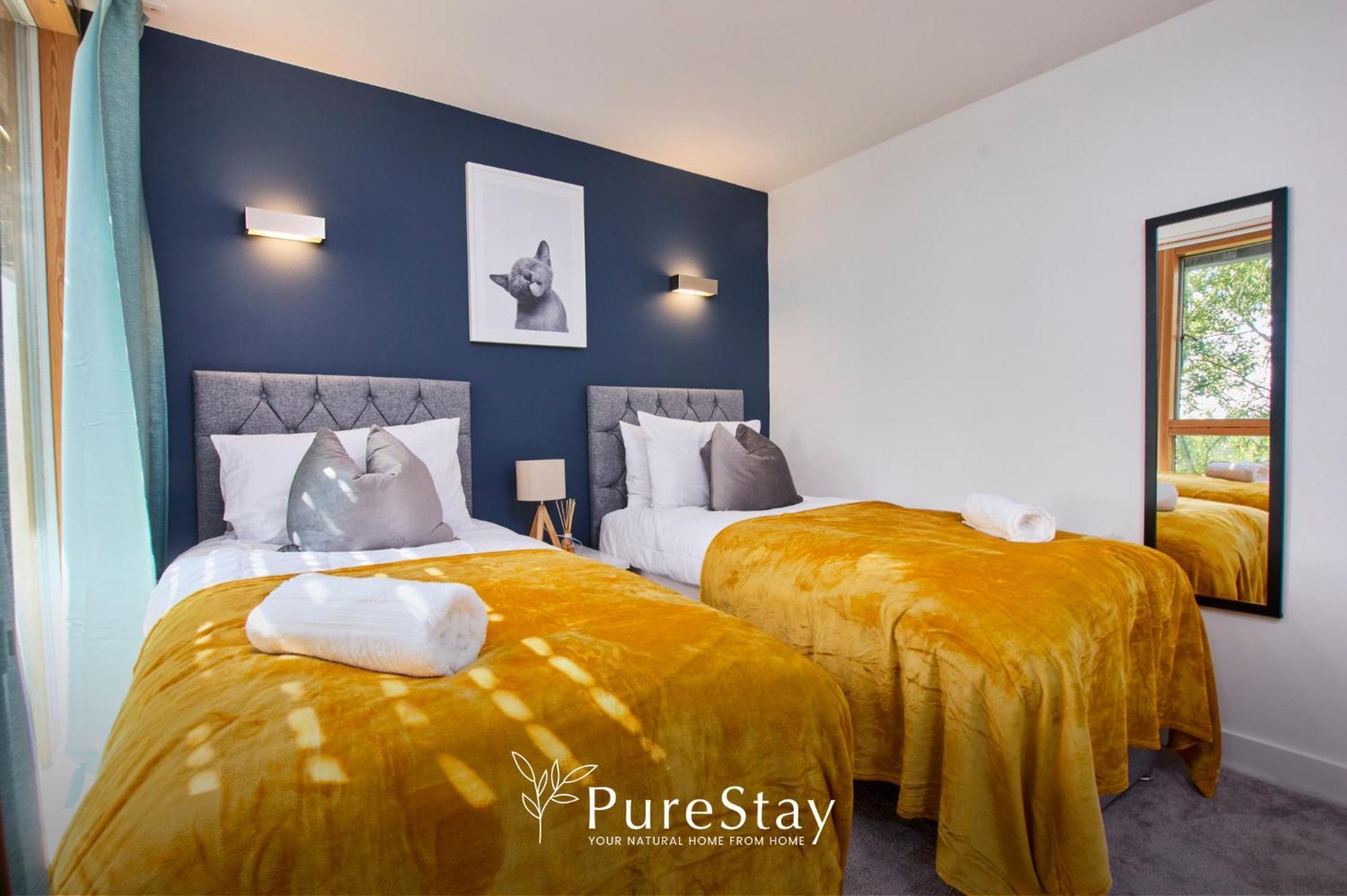 Beautiful Four Bed House By Purestay Short Lets & Serviced Accommodation Coventry With Parking ภายนอก รูปภาพ